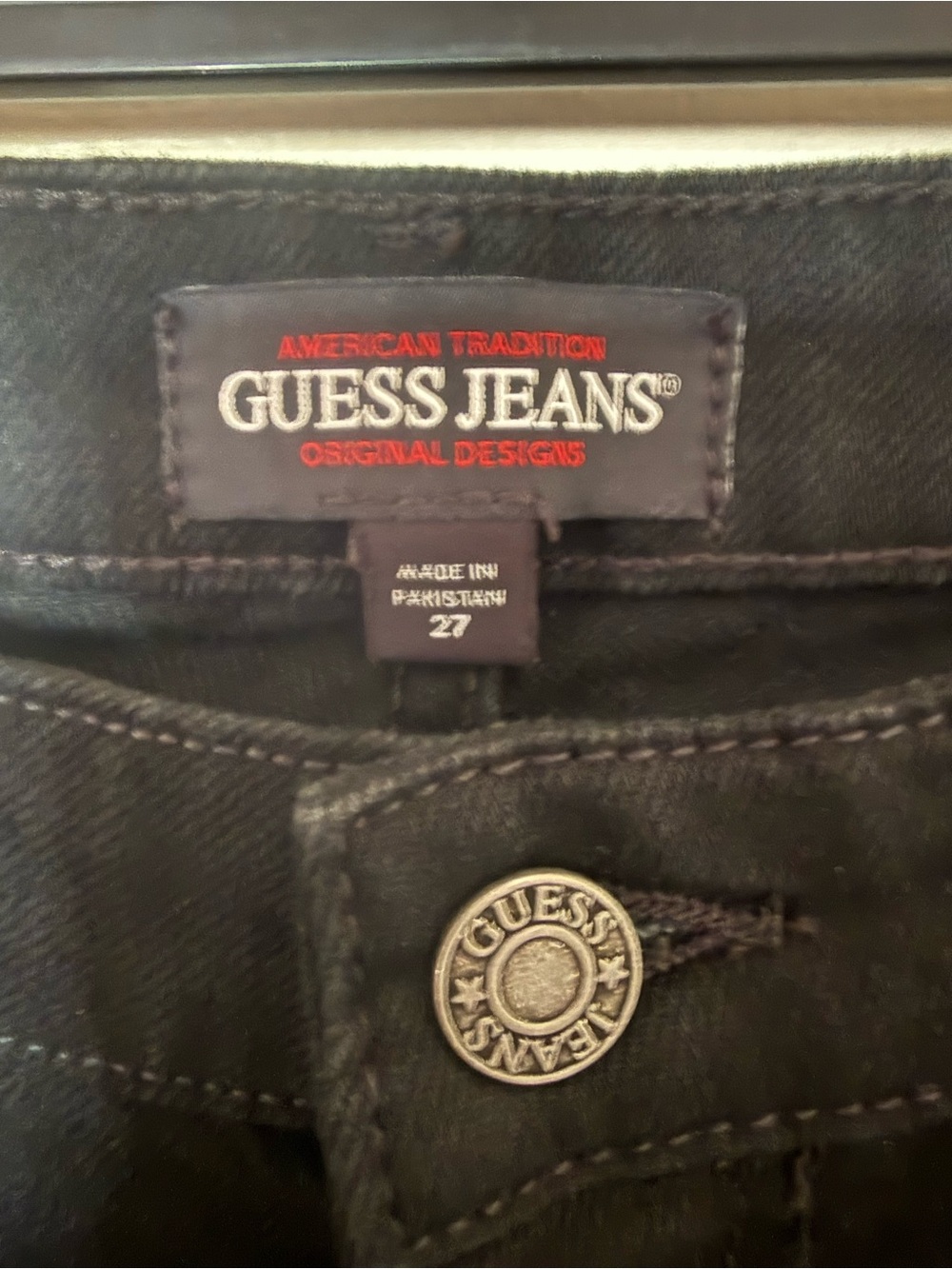 Women’s GUESS JEANS GO8 Mid-Rise Straight Fit Jeans in Black Denim size 27/32 - Picture 4 of 7